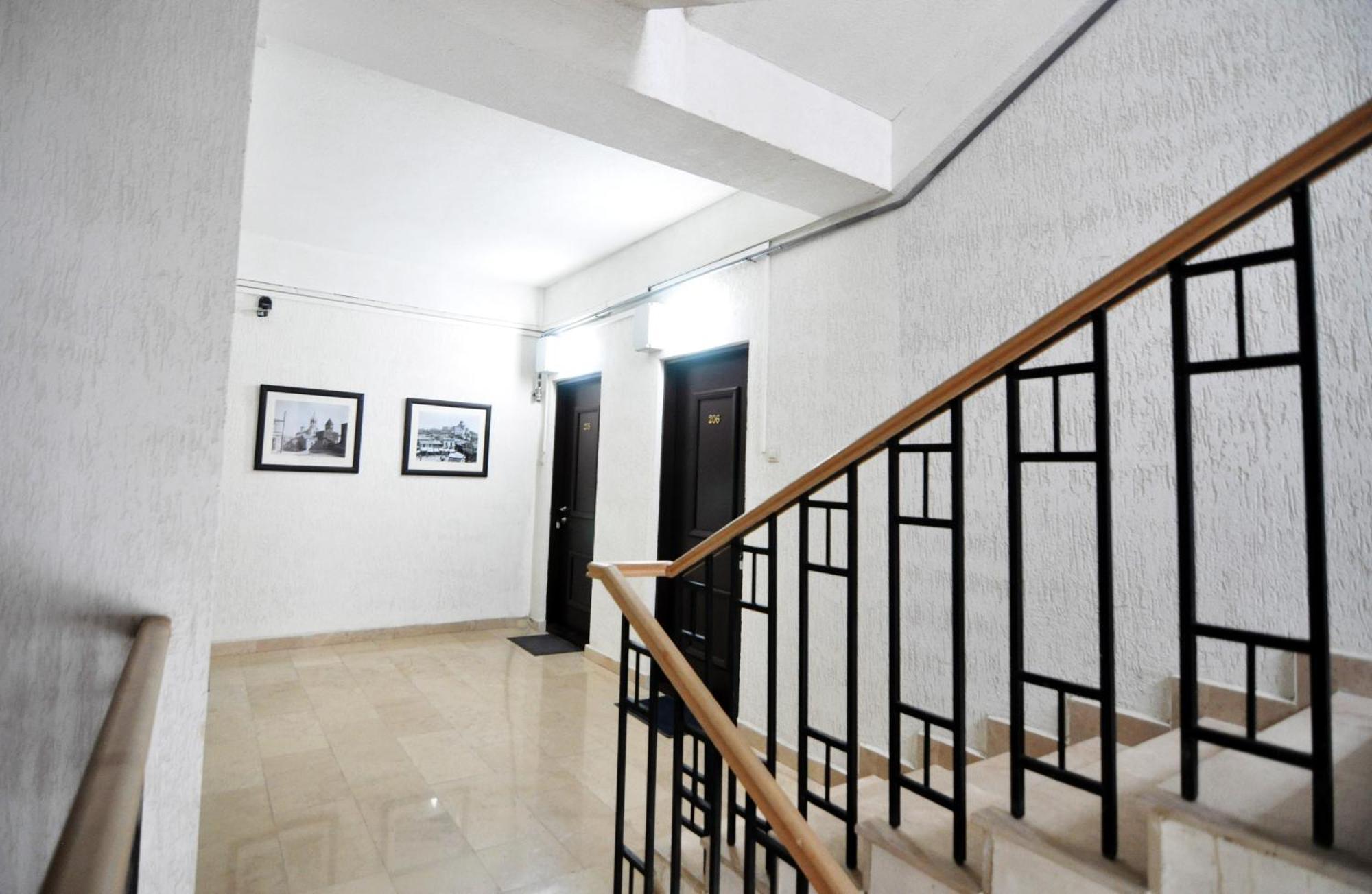 Central Comfort Place Lll Tbilisi Eksteriør billede